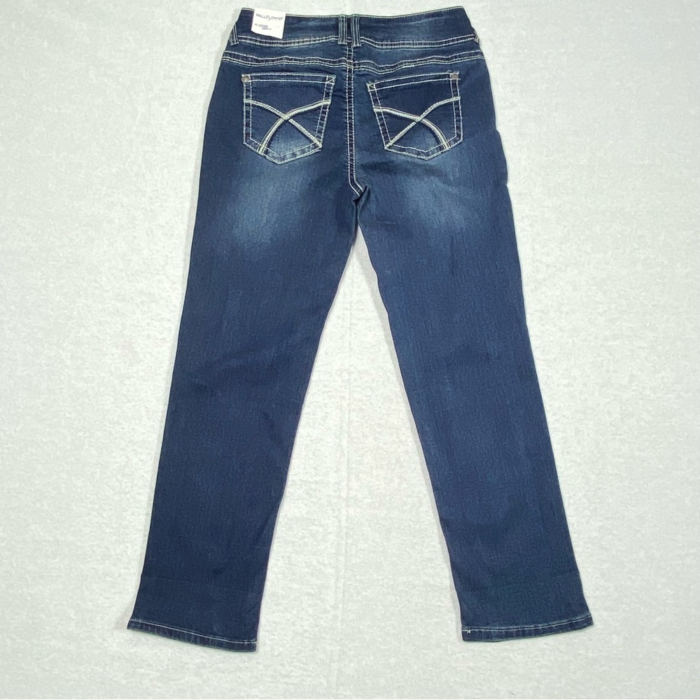 Wallflower Jeans Women 7 Luscious Curvy Fit Straight Leg Crop Mid Rise Denim NWT - Picture 6 of 14